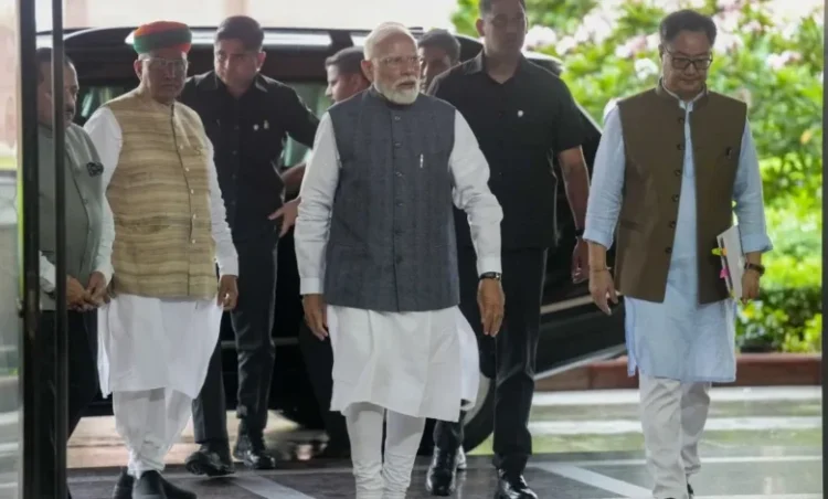 NEET पर PM मोदी का बड़ा बयान, कहा- ‘छात्रों के भविष्य के साथ बुरा नहीं होने देंगे’