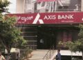 28 अगस्त से Axis Bank क्रेडिट कार्ड के नियमों में होगा बड़ा बदलाब, ग्राहकों को पड़ेगा सीधा असर