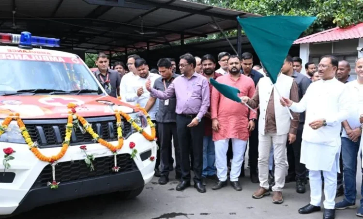 मुख्यमंत्री विष्णु देव साय ने धरसींवा विधानसभा को दी निःशुल्क एम्बुलेंस की सौगात