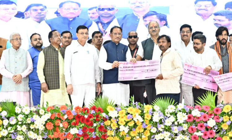विशेष लेख : ढाई साल की उपलब्धियाँ- छत्तीसगढ़ का श्रमिक कल्याण के क्षेत्र में नई पहचान