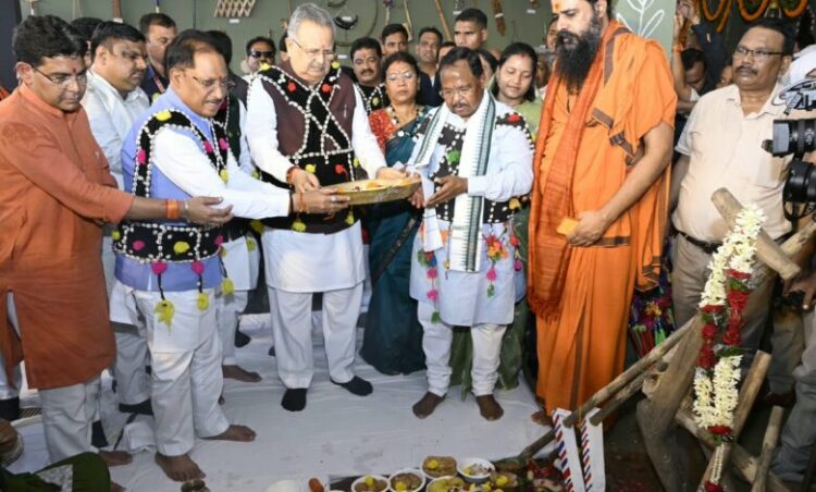हरेली तिहार पर मुख्यमंत्री निवास में साकार हुई छत्तीसगढ़ की लोक संस्कृति, कृषि परंपरा और ग्रामीण जीवन की जीवंत झांकी