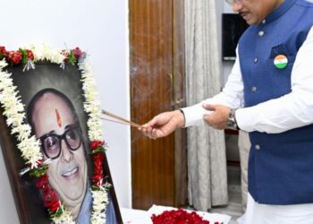 मुख्यमंत्री विष्णु देव साय ने स्वर्गीय कुशाभाऊ ठाकरे की जयंती पर उन्हें किया नमन