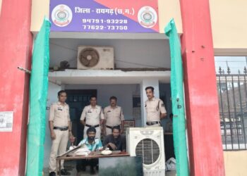 खरसिया में सूने मकान की चोरी का 24 घंटे में खुलासा, दो आरोपी गिरफ्तार, चोरी का सामान बरामद
