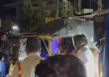 भीषण सड़क हादसा, बस ने ऑटो को मारी टक्कर; 7 लोगों की मौत,2 गंभीर रूप से घायल