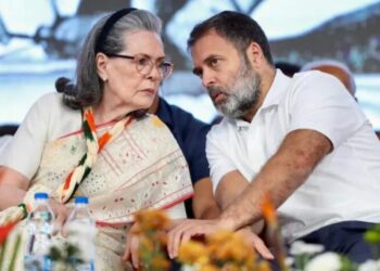 वंदे मातरम् को लेकर सोनिया गांधी और राहुल गांधी के खिलाफ केस, 15 अगस्त के कार्यक्रम में जानबूझकर व्यवधान का आरोप
