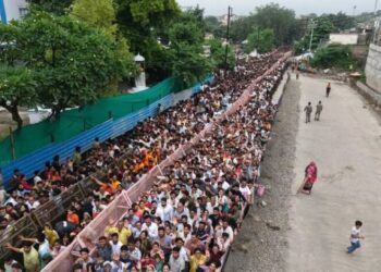 महाकाल परिसर में भगदड़ जैसे हालात, 13 श्रद्धालु बेहोश, साढ़े 6 लाख लोगों ने सुबह किए दर्शन