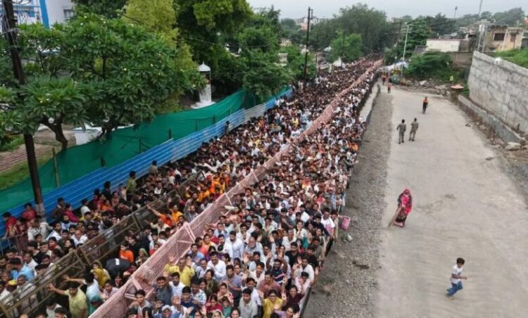 महाकाल परिसर में भगदड़ जैसे हालात, 13 श्रद्धालु बेहोश, साढ़े 6 लाख लोगों ने सुबह किए दर्शन